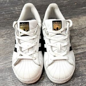 KIDS' ADIDAS ORIGINALS SUPERSTAR CASUAL SHOES - size 1